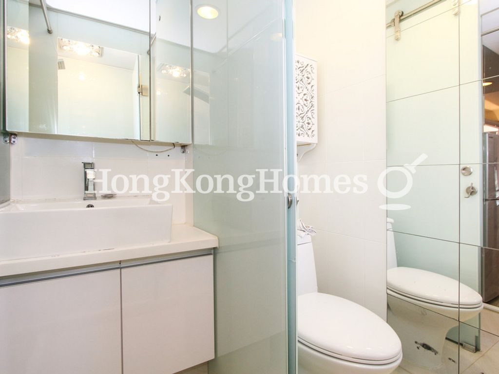 Guest Bathroom — Good View Court, Mid-levels West