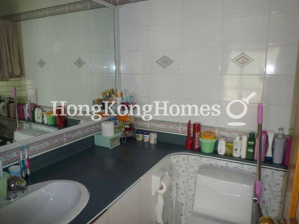 Master Bathroom — 麗港城 - 04期, 22座, 灣畔居，藍田