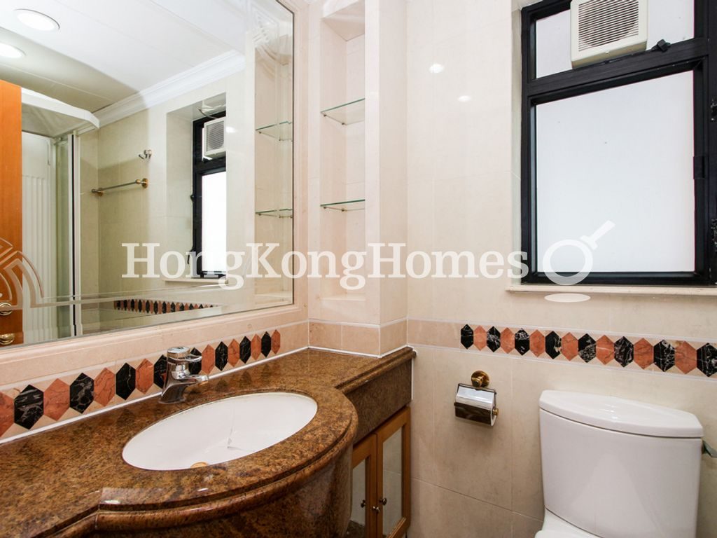 Guest Bathroom — 豪廷峰 - 第02座，北角半山