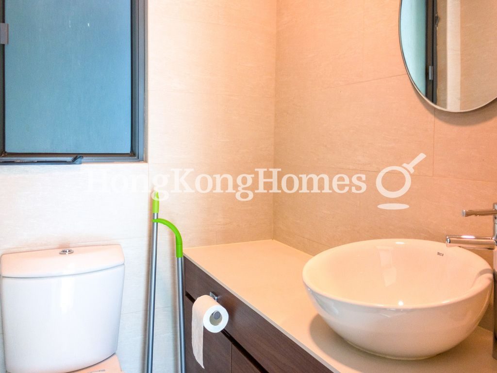 Guest Powder Room — 輝煌豪園，西半山
