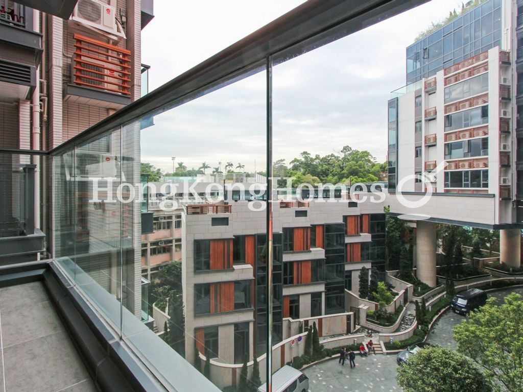 Balcony Off Living and Dining Room — 賢文禮士，九龍塘