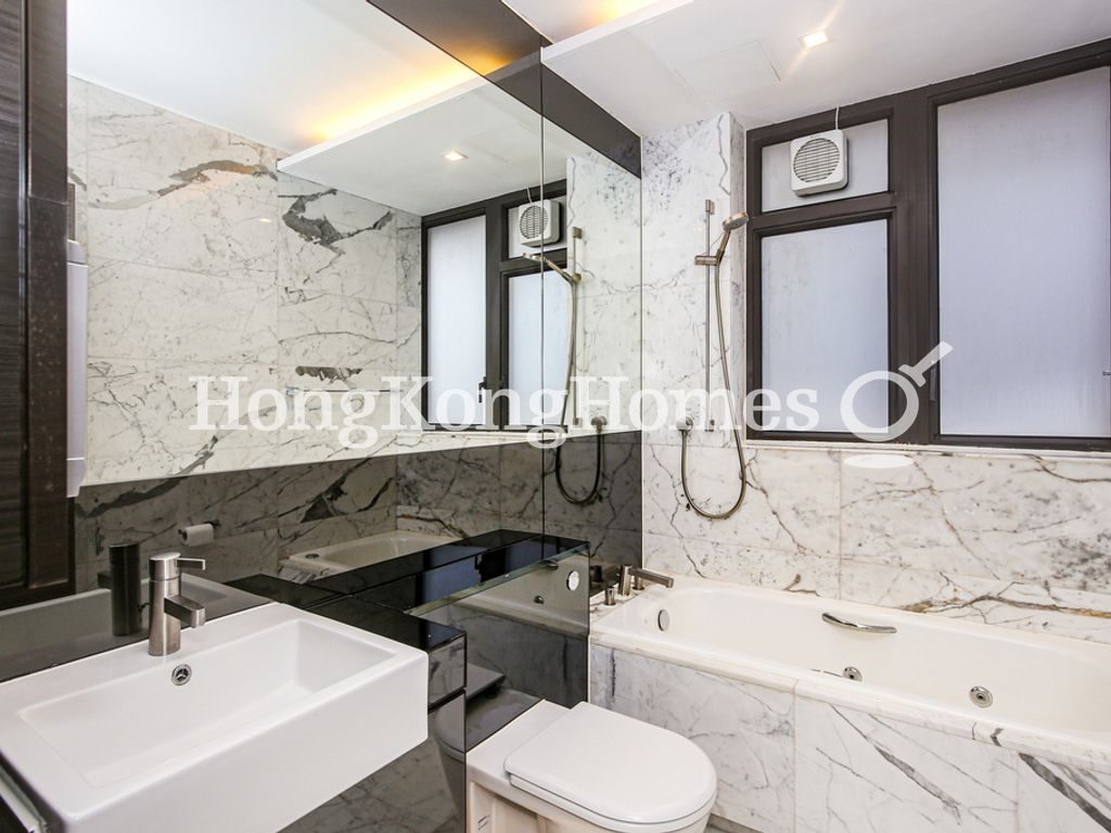 Master Bathroom — 嘉苑，中半山