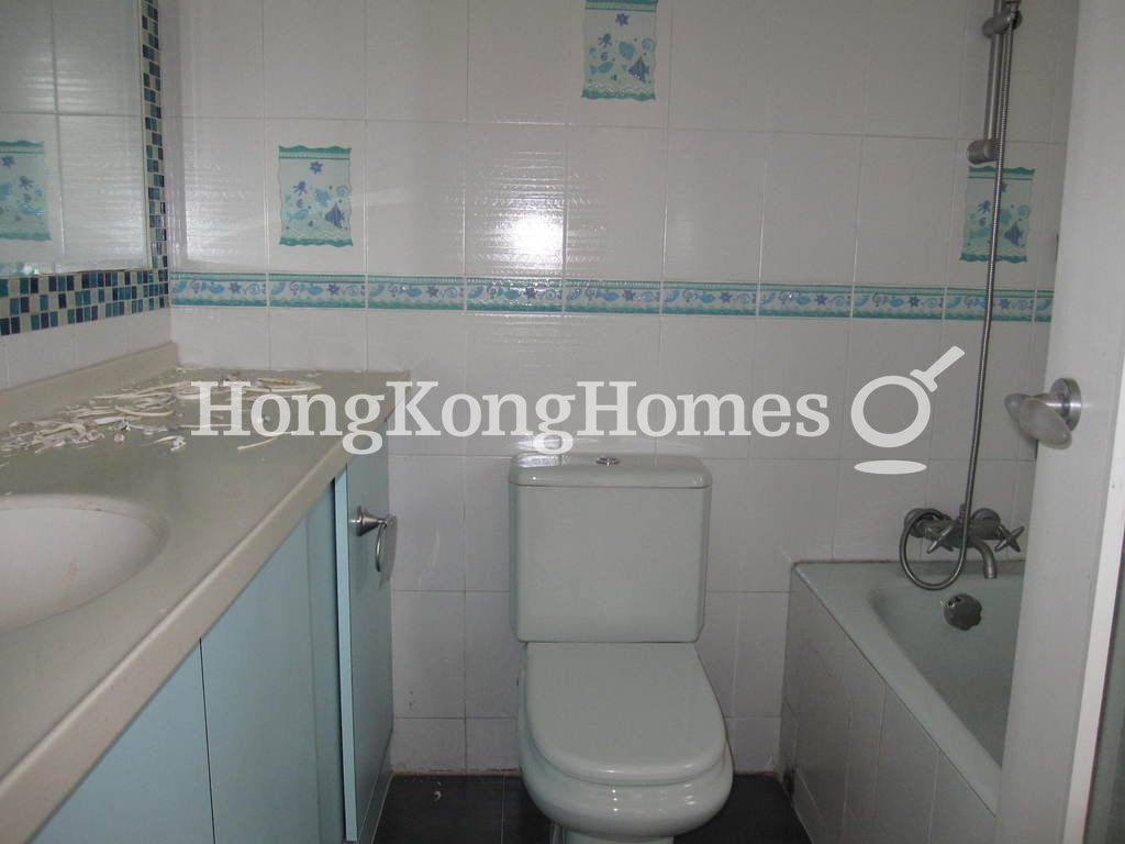 Master Bathroom — 承德山莊 I，西半山