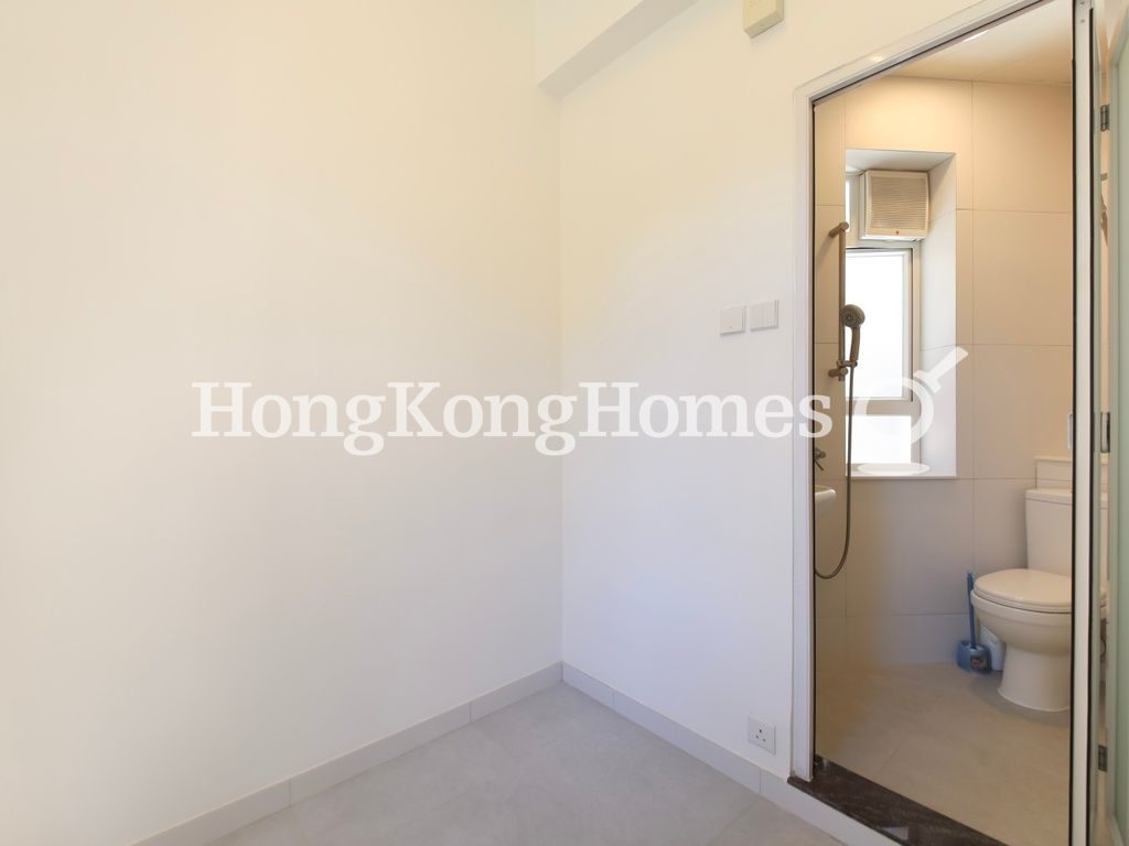 Maid's Room and Washroom — 西園樓，跑馬地