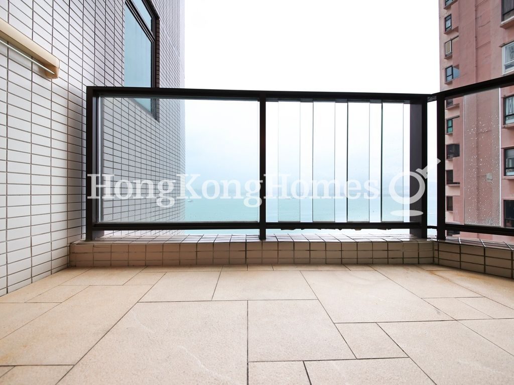 Balcony off Living and Dining Room — 傲翔灣畔，西環堅尼地城