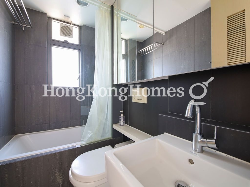 Master Bathroom — The Oakhill, Wan Chai