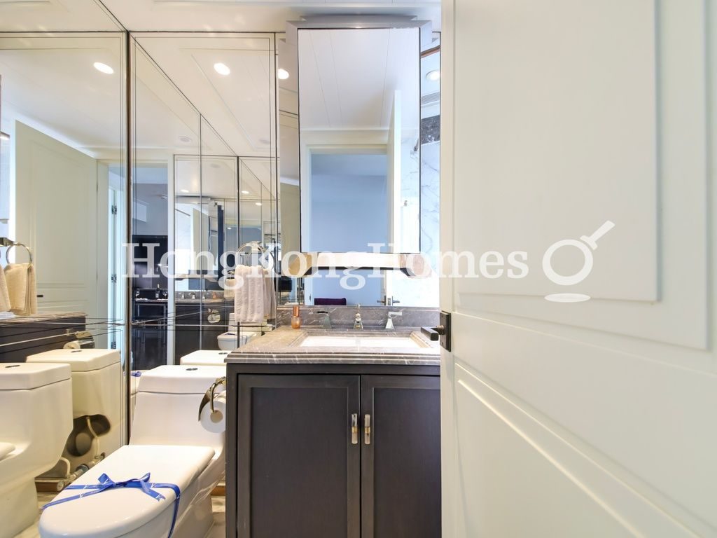 Guest Bathroom — Castle One，西半山