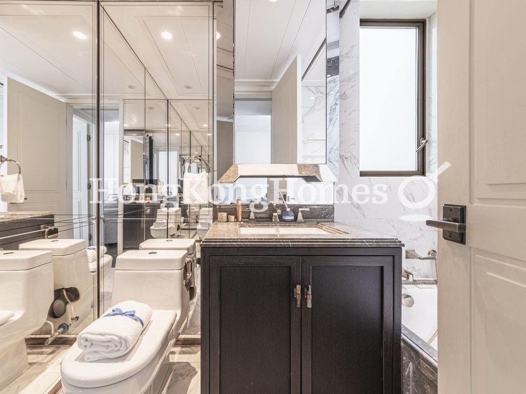 Guest Bathroom — Castle One, Mid-levels West