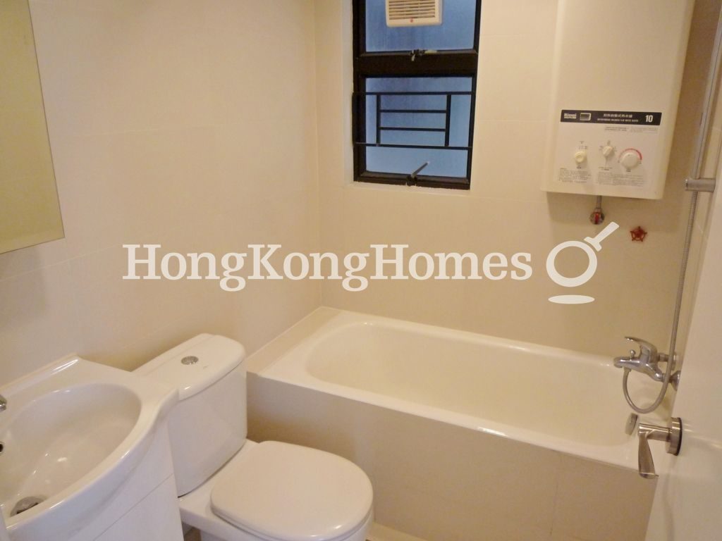 Master Bathroom — 殷樺花園 1期，西半山