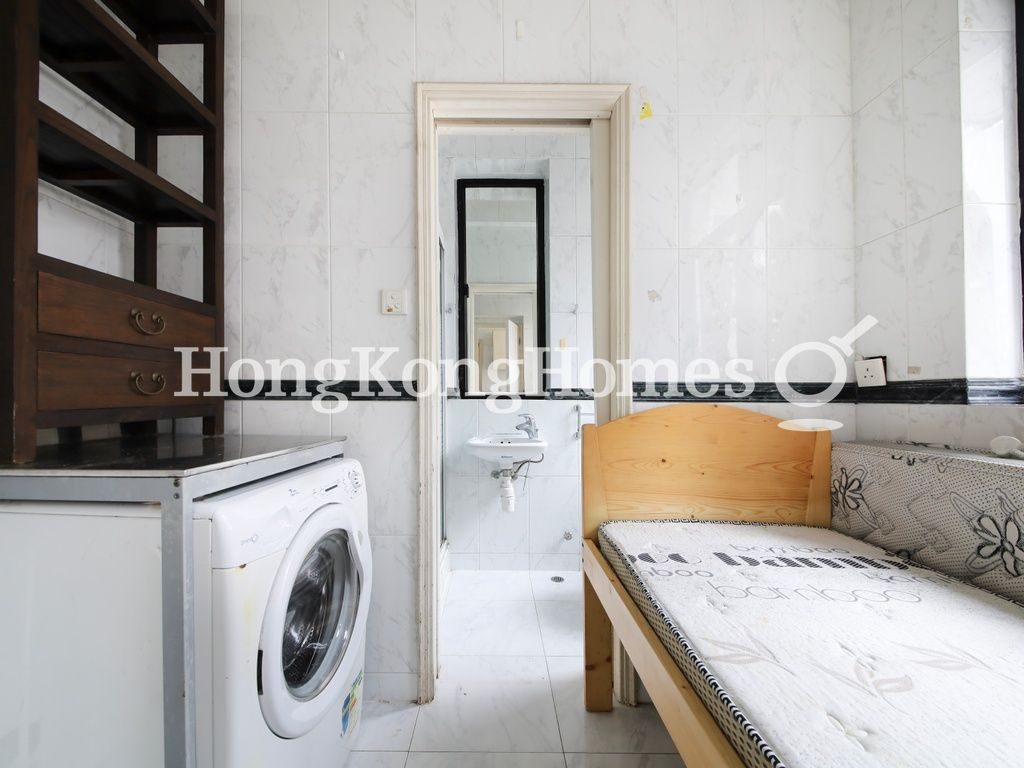 Maid's Room and Washroom — 蟠廬，跑馬地