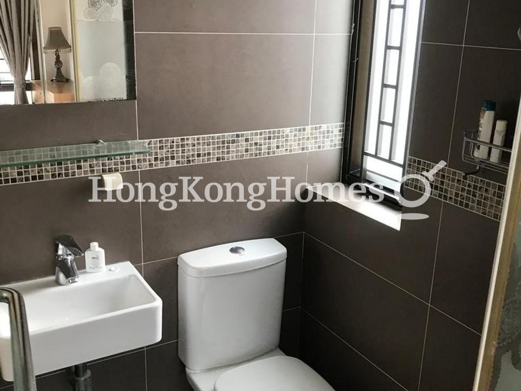 Guest Bathroom — 薄扶林花園 - 05座，薄扶林