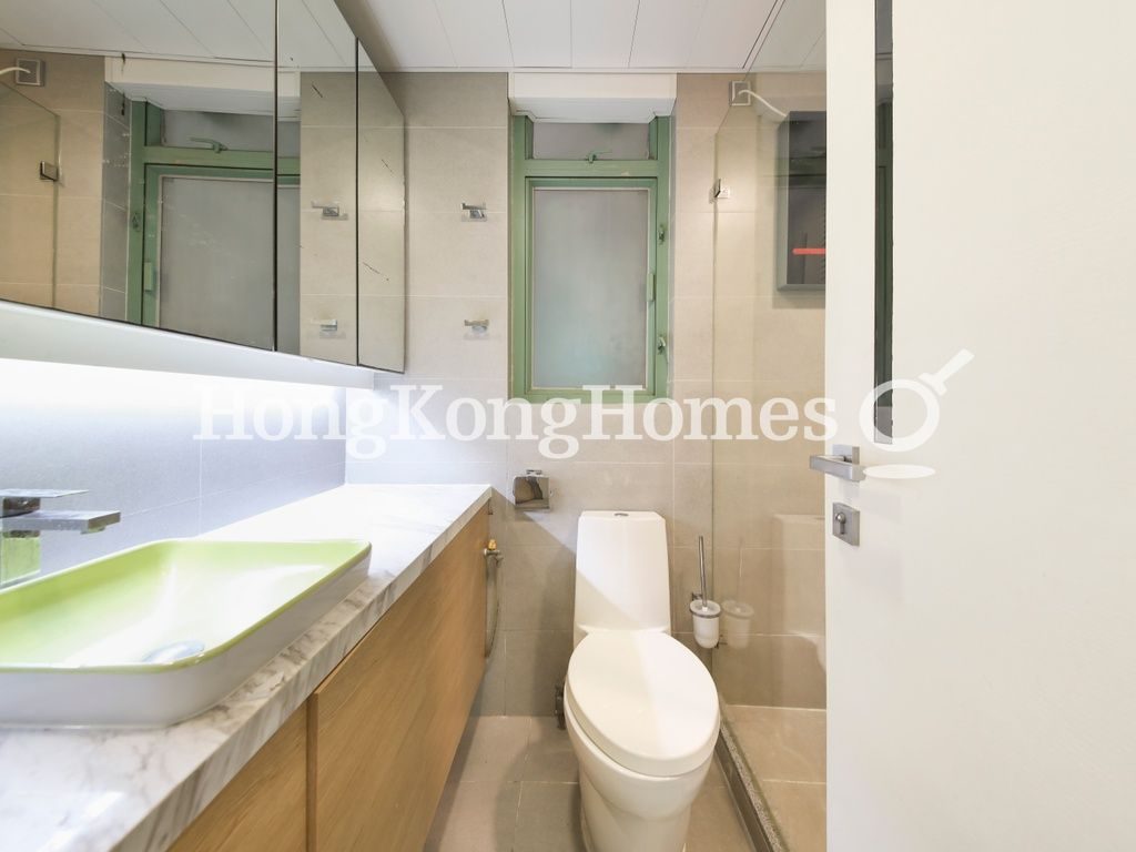 Guest Bathroom — 雍慧閣，西半山