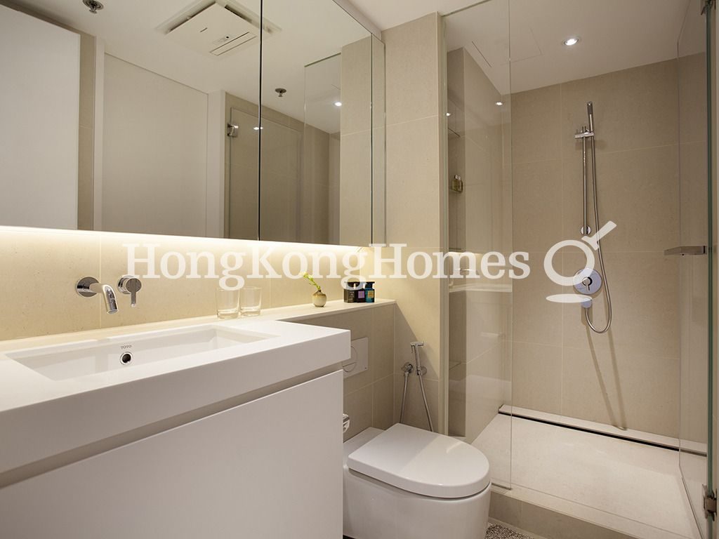 Second Ensuite Bathroom — 中央大廈，上環