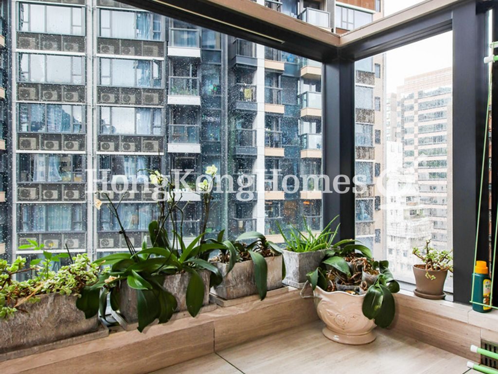 Balcony off Living and Dining Room — 柏蔚山 - 第03座，北角