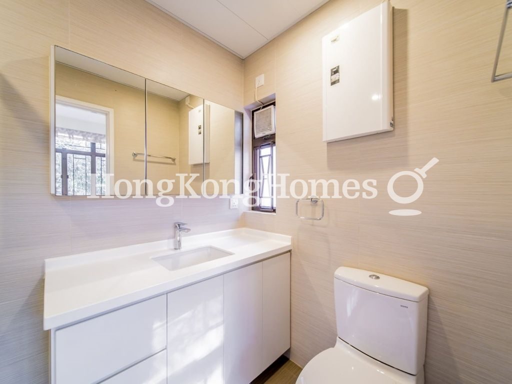 Master Bathroom — 梅苑，大坑