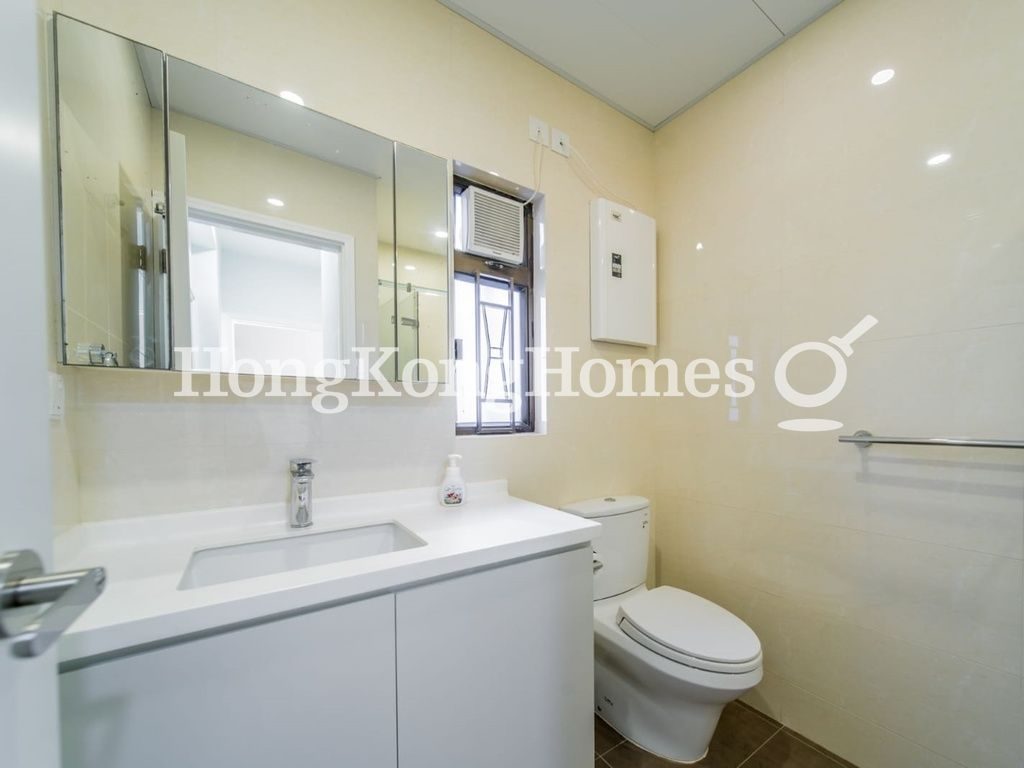 Guest Bathroom — 梅苑，大坑