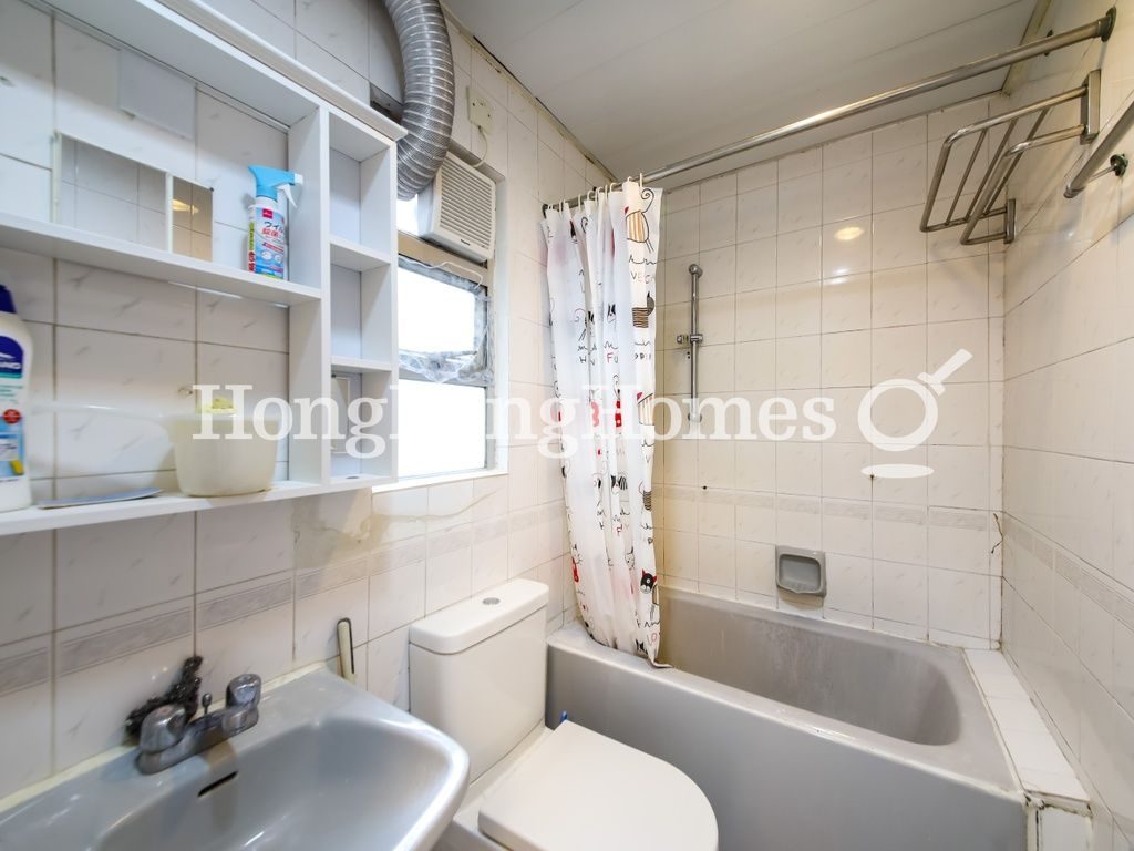 Guest Bathroom — 美樂閣，西半山