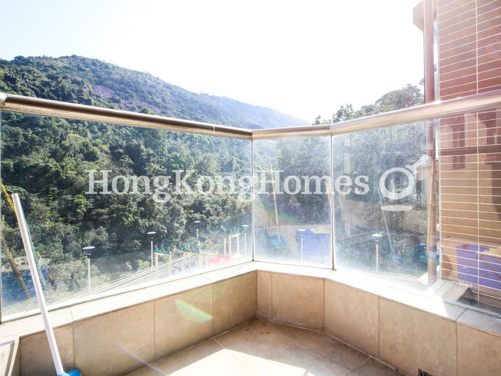 Balcony off Living and Dining Room — 龍華花園 2 座，大坑