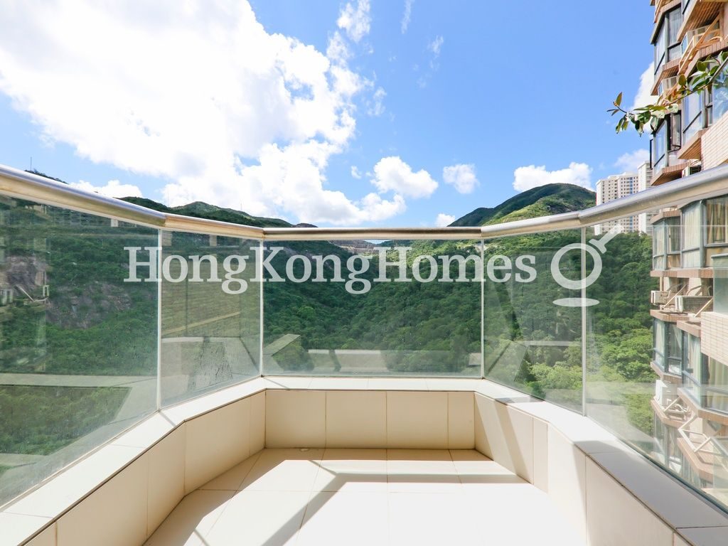 Balcony off Living and Dining Room — 龍華花園 2 座，大坑