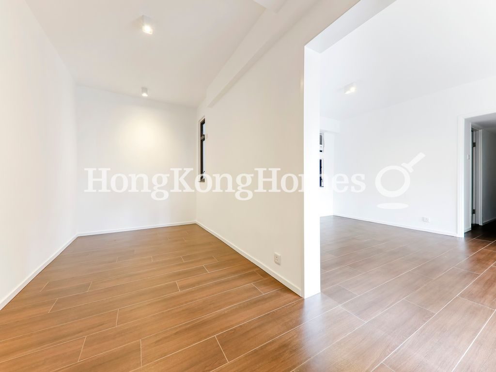 Family Room — 龍華花園 2 座，大坑