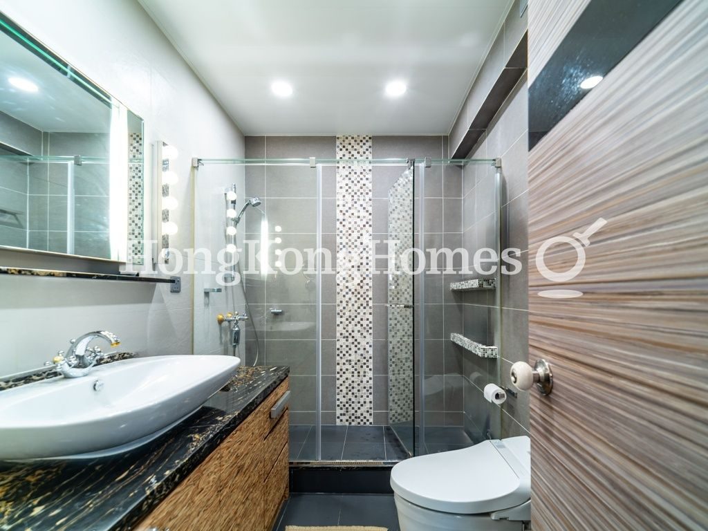 Guest Bathroom — 金山花園 - B座，跑馬地