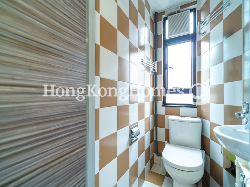 Guest Powder Room — 金山花園 - B座，跑馬地
