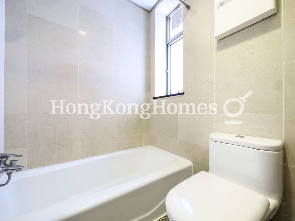 Ensuite Bathroom — Sorrento Tower - 6, Tsim Sha Tsui