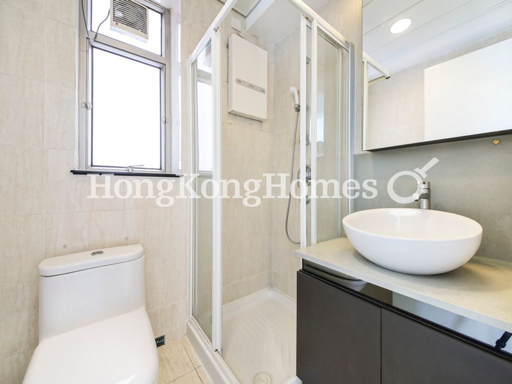 Guest Bathroom — Sorrento Tower - 6, Tsim Sha Tsui
