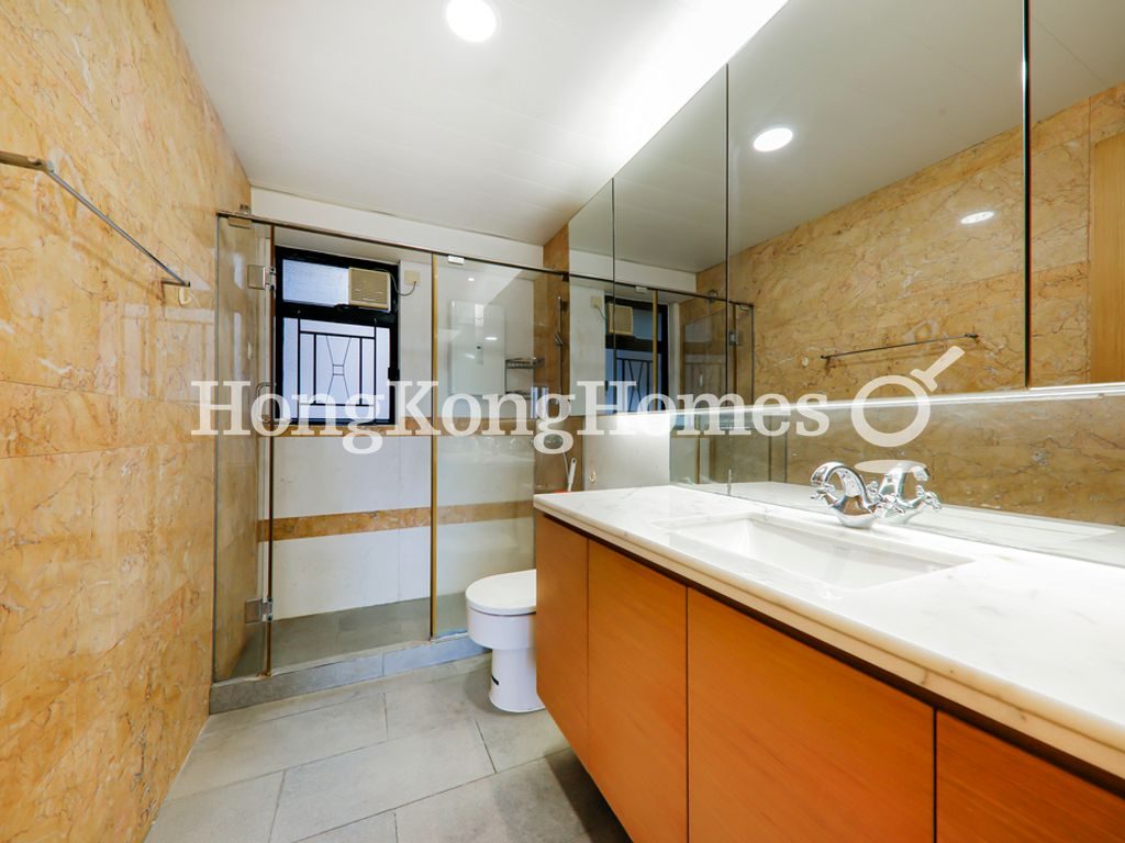 Master Bathroom — 嘉兆臺 III，西半山
