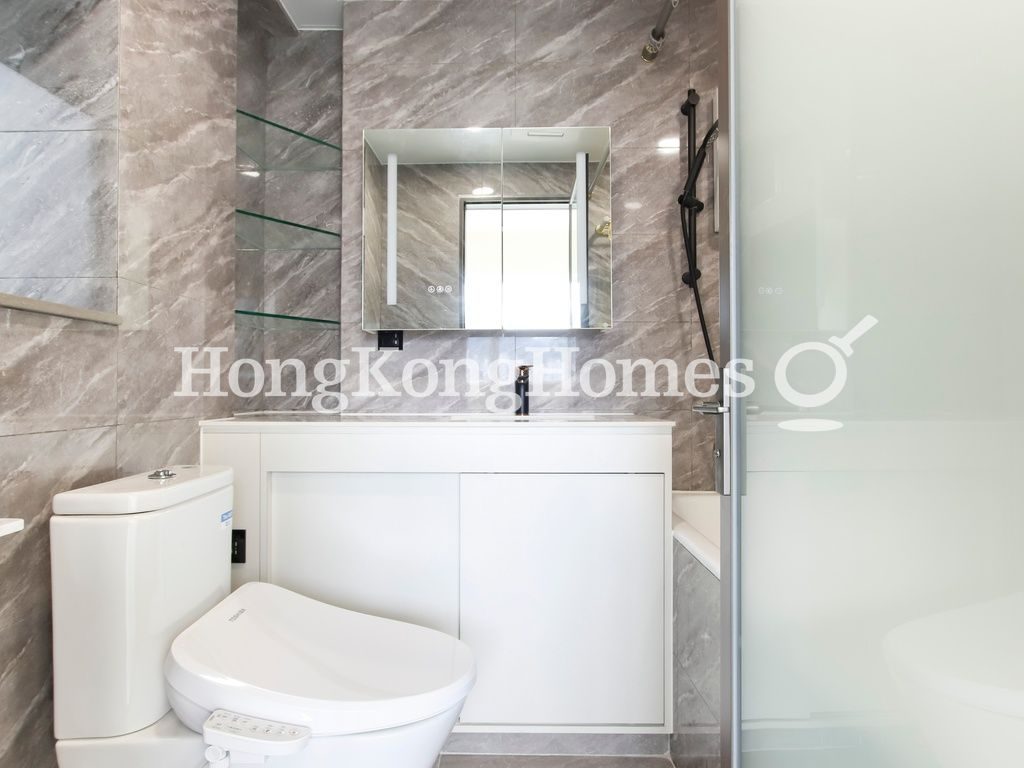 Master Bathroom — 怡興大廈，銅鑼灣