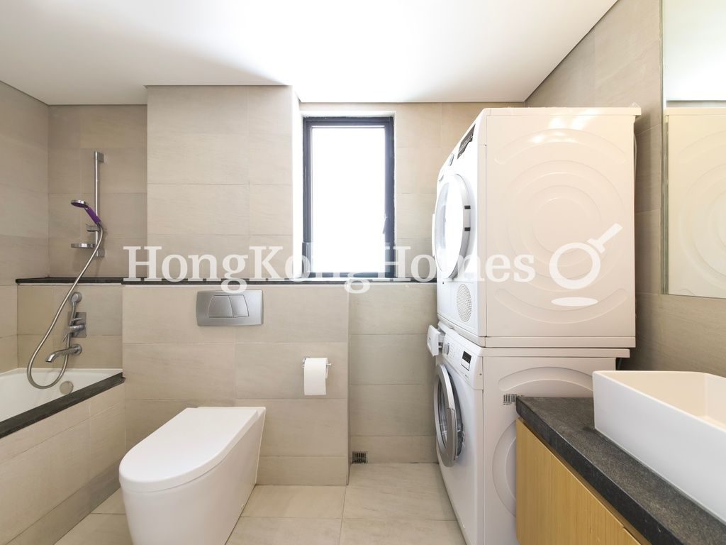 Guest Bathroom — Aqua 33，薄扶林