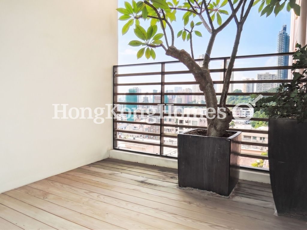 Balcony off Living and Dining Room — 箕璉閣，跑馬地