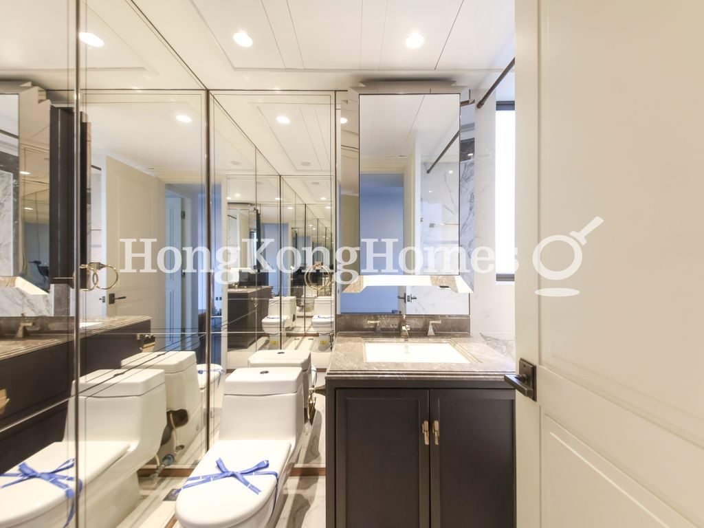 Guest Bathroom — Castle One，西半山