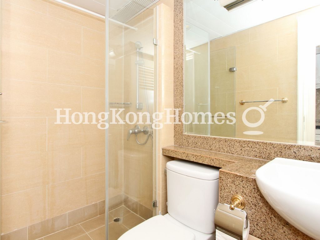 Guest Bathroom — Queen's Terrace - Tower 02, Sheung Wan
