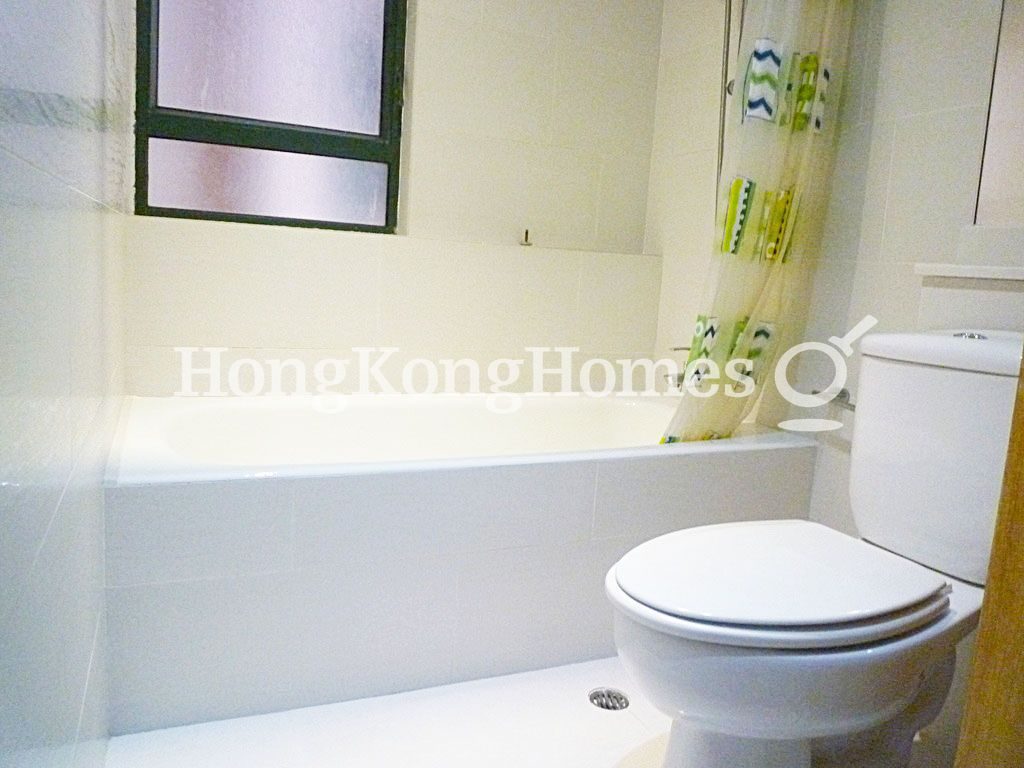 Guest Bathroom — 曉峰閣 - 第01座，中半山