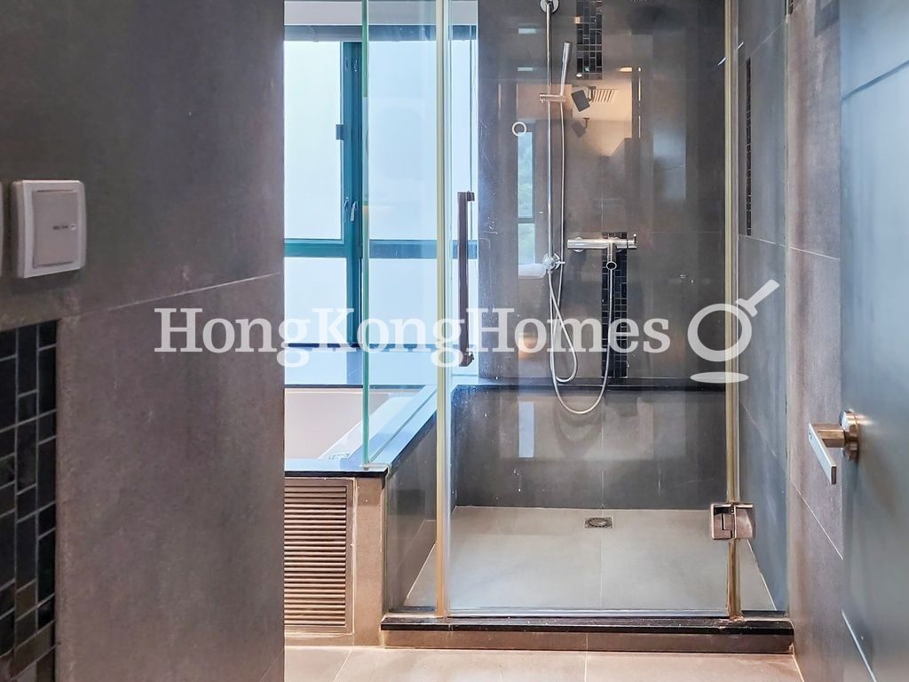 Bathroom — Hillsborough Court - Block 02, Mid-levels Central