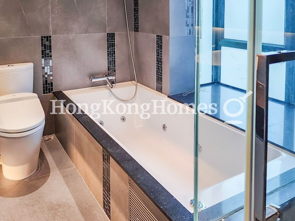 Bathroom — Hillsborough Court - Block 02, Mid-levels Central