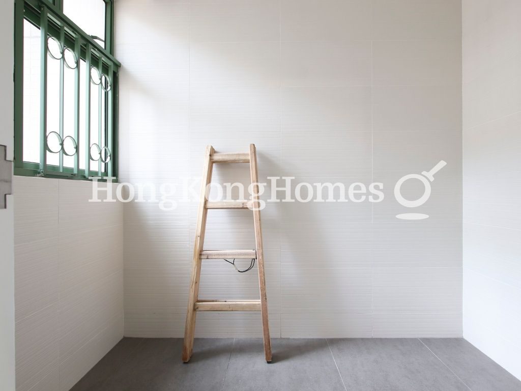 Maid's Room — Robinson Place - Block 01, Mid-levels West