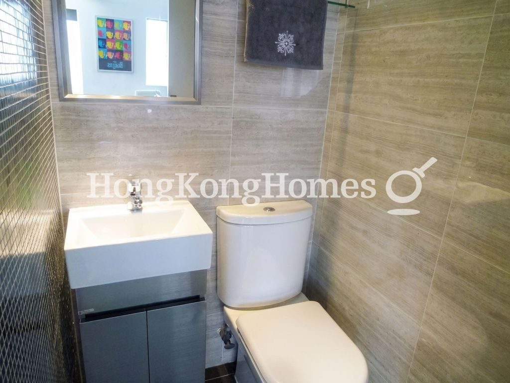 Guest Powder Room — 大成大廈，西半山