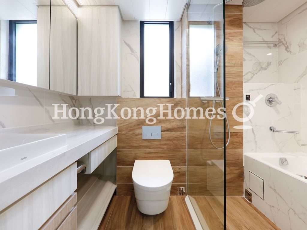 Master Bathroom — C C Lodge, Tai Hang