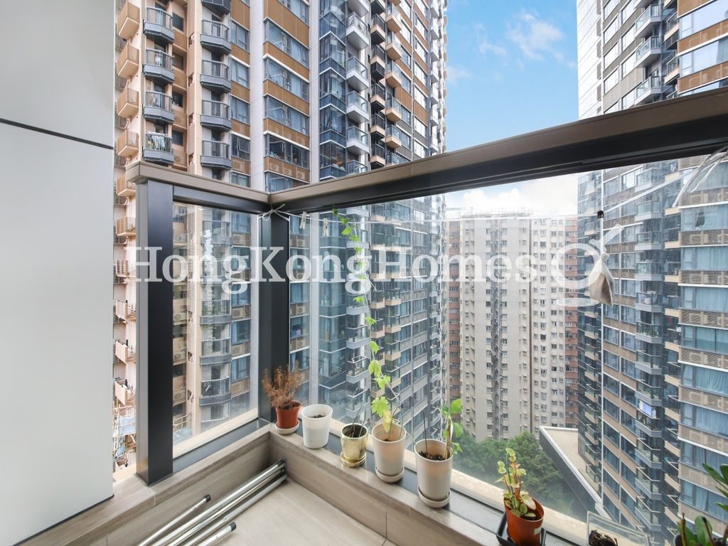 Balcony off Living and Dining Room — 柏蔚山，北角