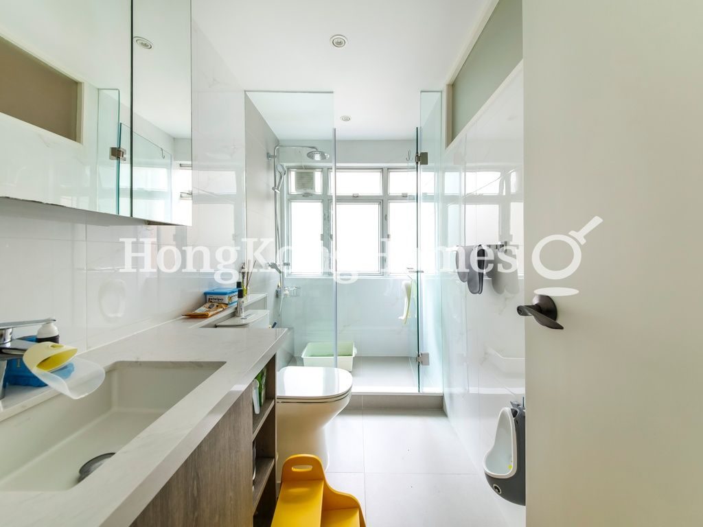 Guest Bathroom — Formwell Garden, Happy Valley