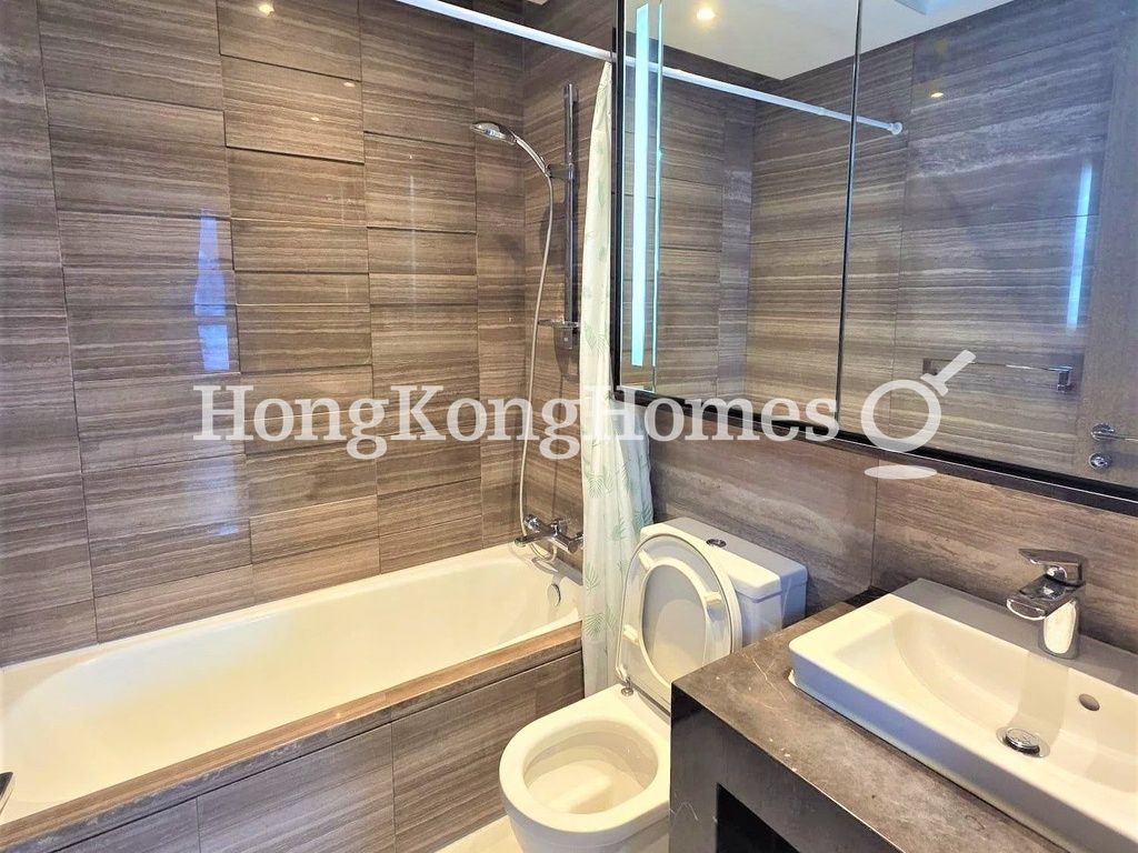 Guest Bathroom — The Austin - Phase 1 - Tower 5，尖沙咀