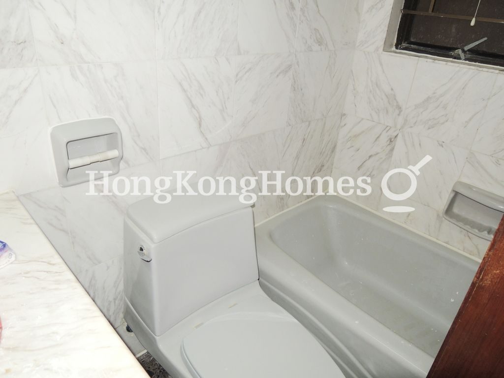 Master Bathroom — 殷樺花園 1期，西半山