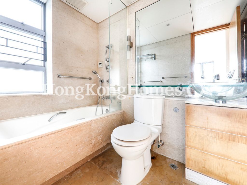 Master Bathroom — 貝沙灣 01期，薄扶林