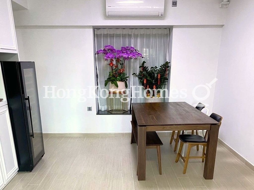 Living and Dining Room — The Grand Panorama II, Mid-levels West