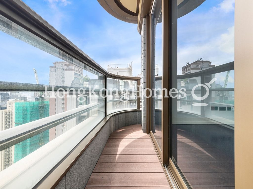 Balcony off Living and Dining Room — Castle One，西半山