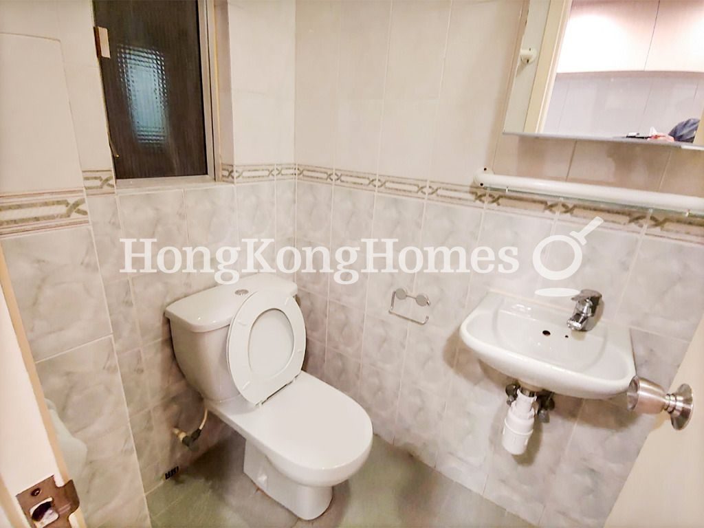 Guest Bathroom — Sincere Western House, Western / Kennedy Town