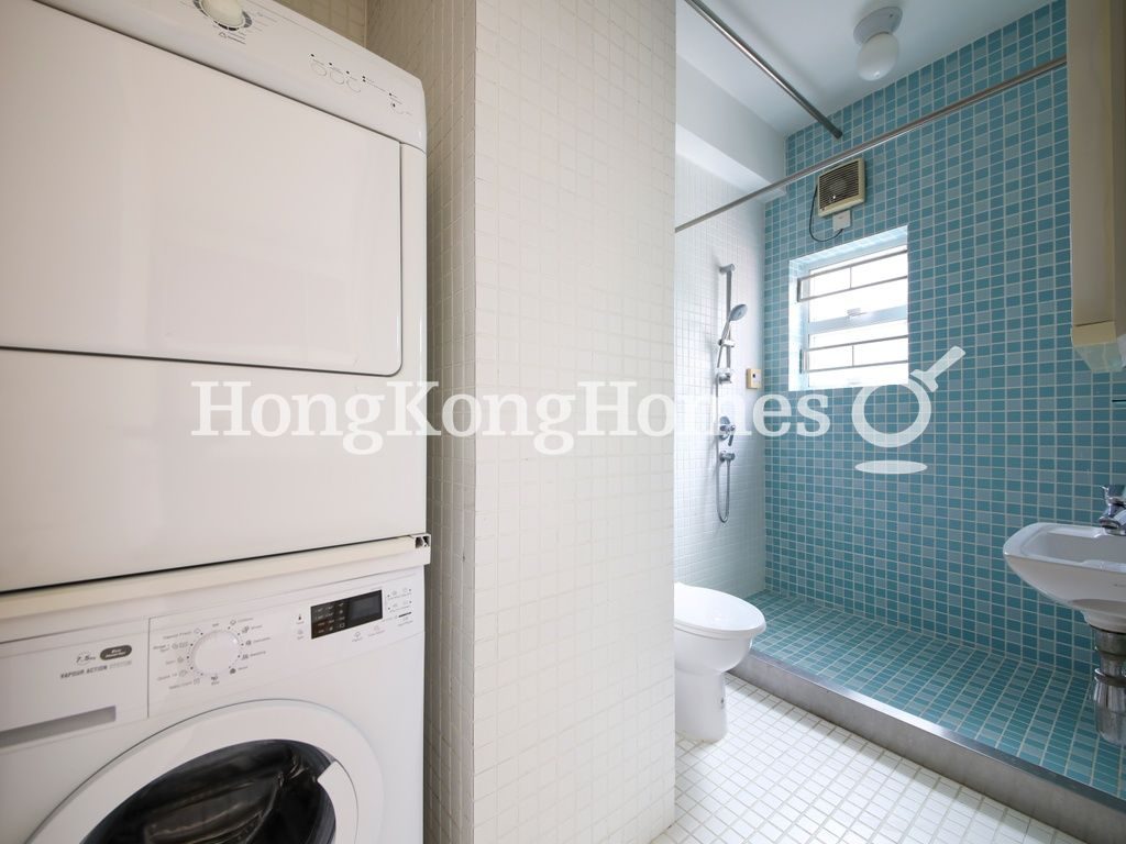Second Ensuite Bathroom — 箕璉坊21-25號，跑馬地
