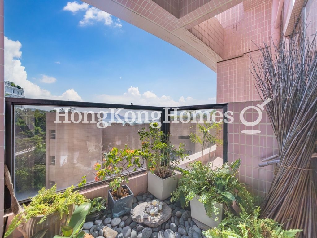 Balcony off Living Room — 浪琴園 - 第05座，大潭